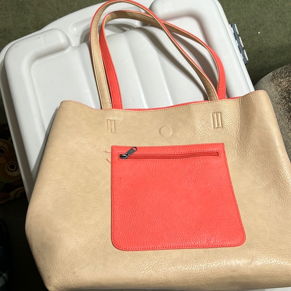 Beautiful tote reversible